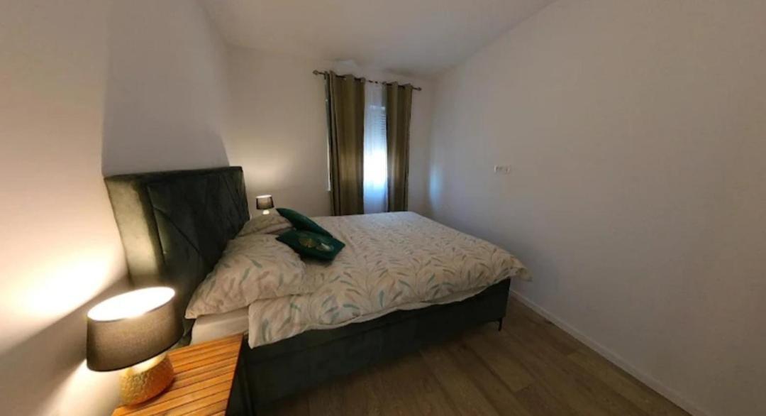 New Apartman P & B Lägenhet Trogir Exteriör bild